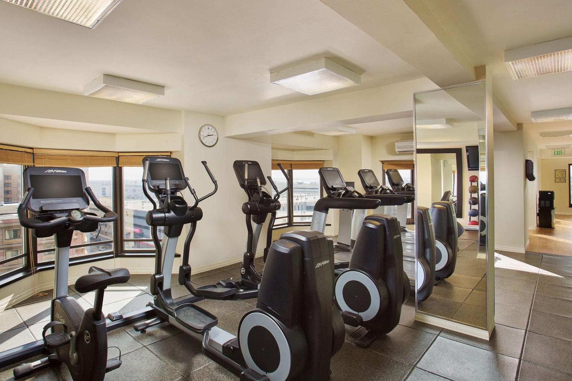 Hilton Rosemont Chicago O'Hare Otel Dış mekan fotoğraf